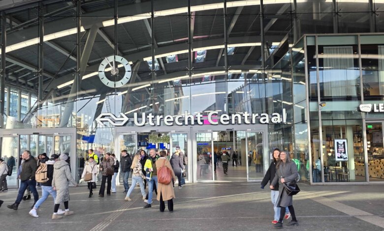 Nearly 100 protesters in Utrecht denounce police violence following incident near Central Station